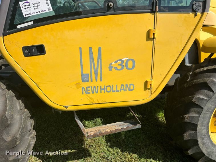 image for item DP2069 2000 New Holland LM430  telehandler