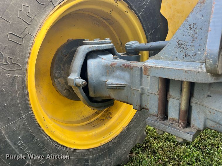 image for item DP2069 2000 New Holland LM430  telehandler