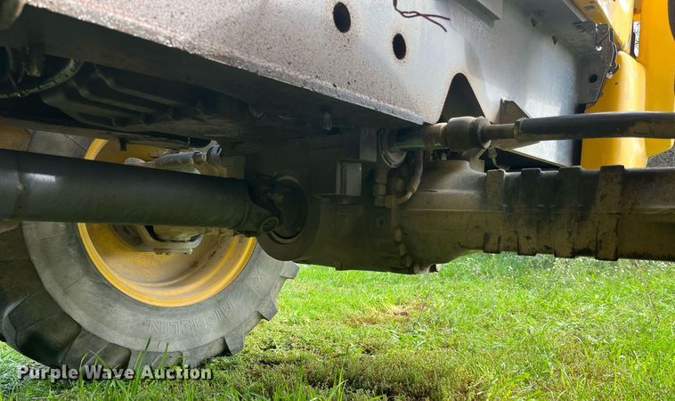 image for item DP2069 2000 New Holland LM430  telehandler