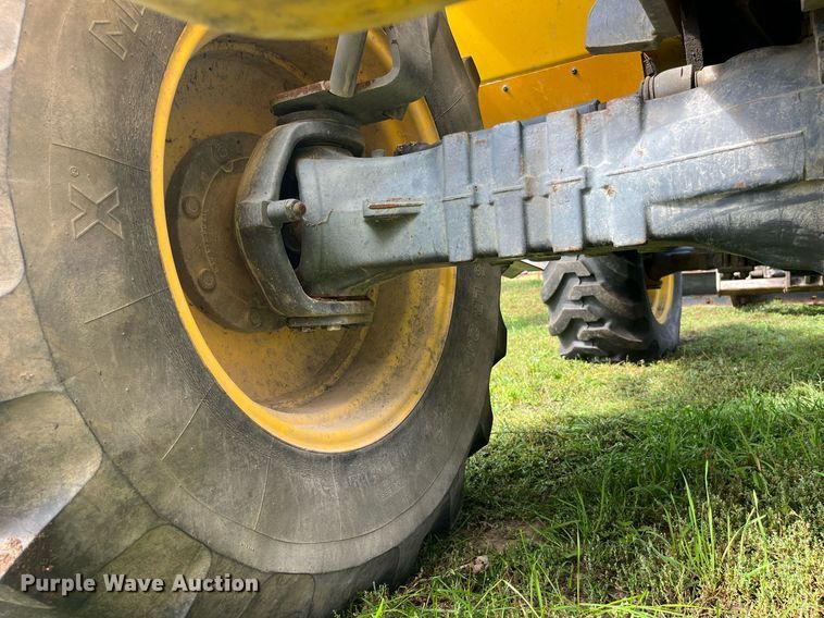 image for item DP2069 2000 New Holland LM430  telehandler