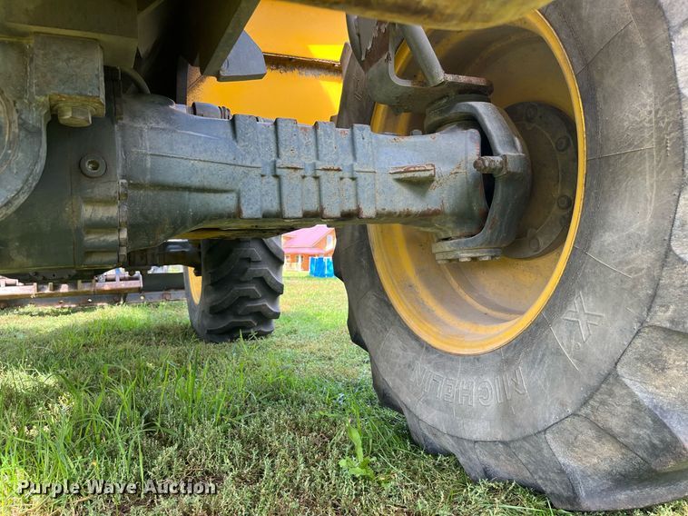 image for item DP2069 2000 New Holland LM430  telehandler