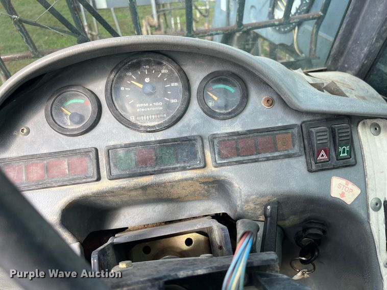 image for item DP2069 2000 New Holland LM430  telehandler