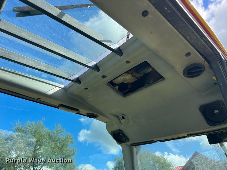 image for item DP2069 2000 New Holland LM430  telehandler