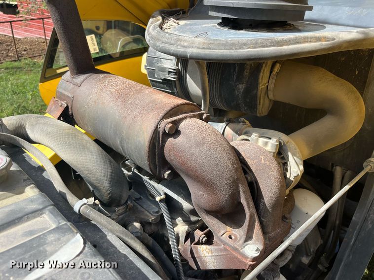 image for item DP2069 2000 New Holland LM430  telehandler