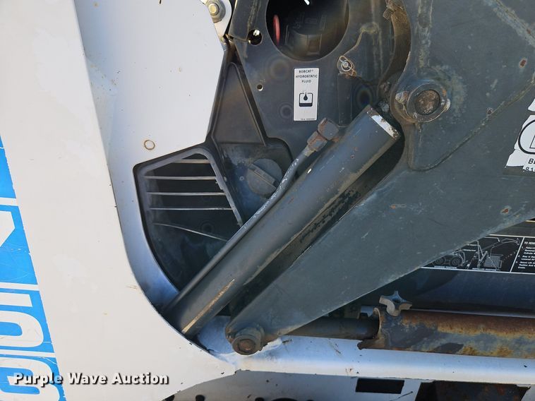 image for item DP2451 1993 Bobcat 7753  skid steer loader