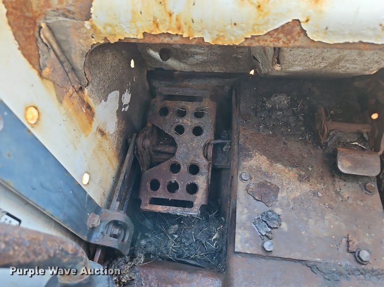 image for item DP2451 1993 Bobcat 7753  skid steer loader