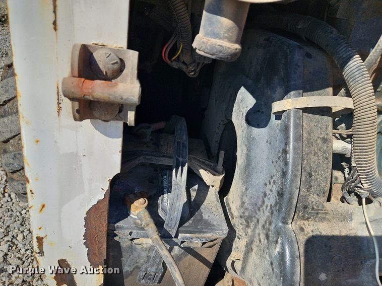 image for item DP2451 1993 Bobcat 7753  skid steer loader