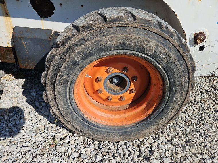 image for item DP2451 1993 Bobcat 7753  skid steer loader