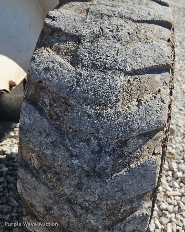 image for item DP2451 1993 Bobcat 7753  skid steer loader