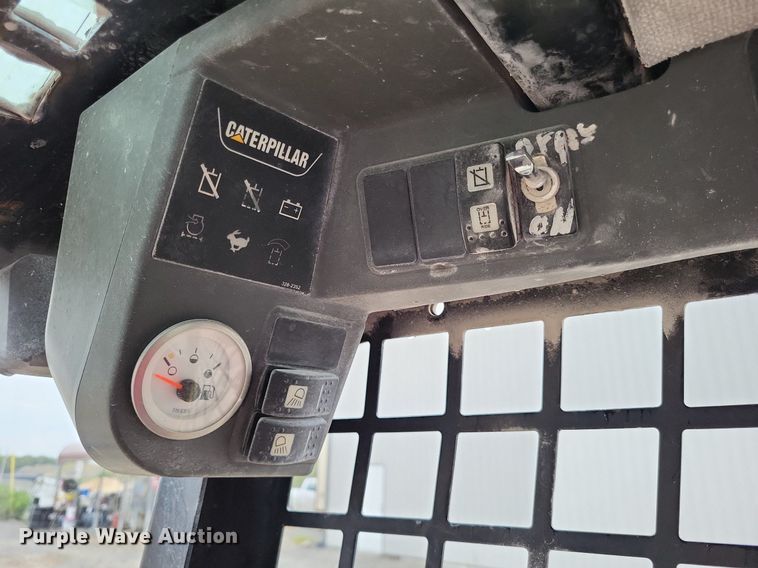 image for item DP5282 2011 Caterpillar 226B3 skid steer loader