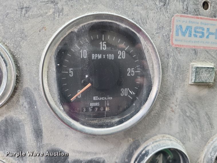 image for item DP5289 1984 Euclid  R25 haul truck