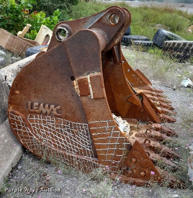 image for item DP5293 (2) excavator buckets