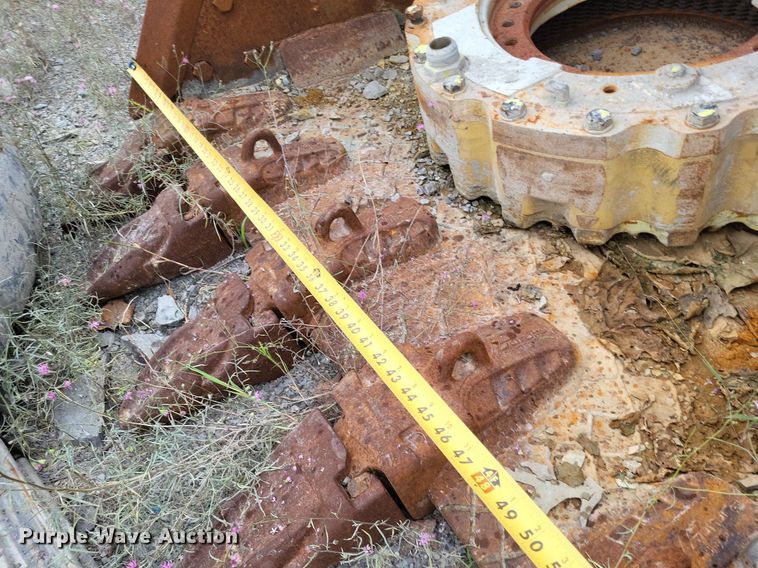 image for item DP5293 (2) excavator buckets