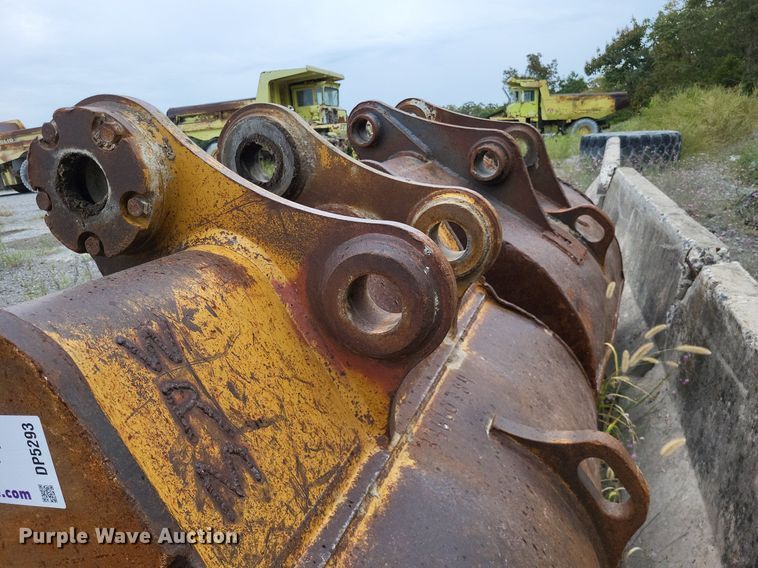 image for item DP5293 (2) excavator buckets