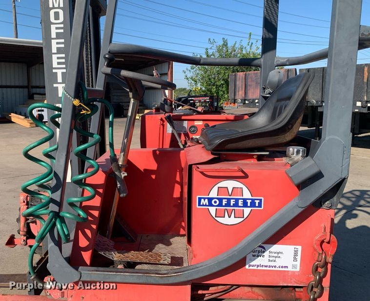 image for item DP8667 1994 Moffett M5000  forklift