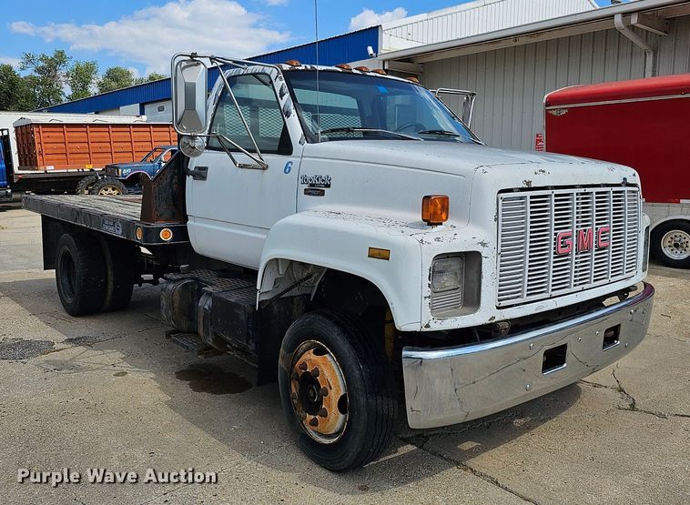 image for item DQ0213 1994 GMC TopKick LoPro  flatbed truck