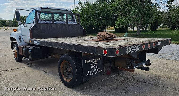 image for item DQ0213 1994 GMC TopKick LoPro  flatbed truck