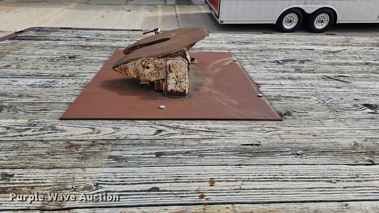 image for item DQ0213 1994 GMC TopKick LoPro  flatbed truck