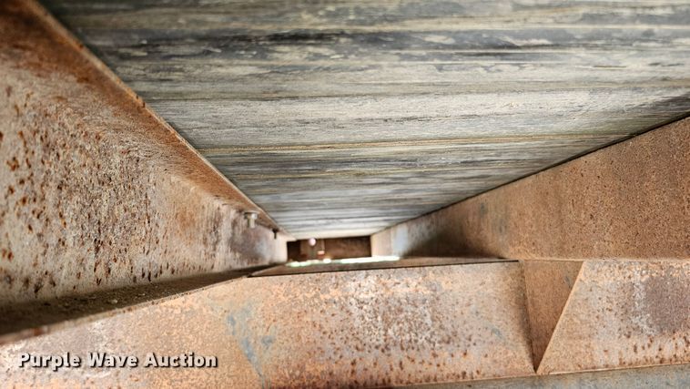 image for item DQ0213 1994 GMC TopKick LoPro  flatbed truck