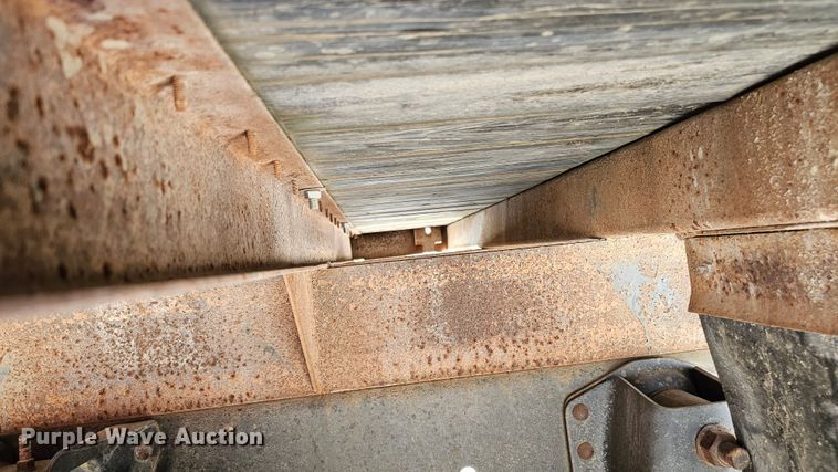 image for item DQ0213 1994 GMC TopKick LoPro  flatbed truck