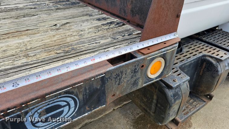 image for item DQ0213 1994 GMC TopKick LoPro  flatbed truck