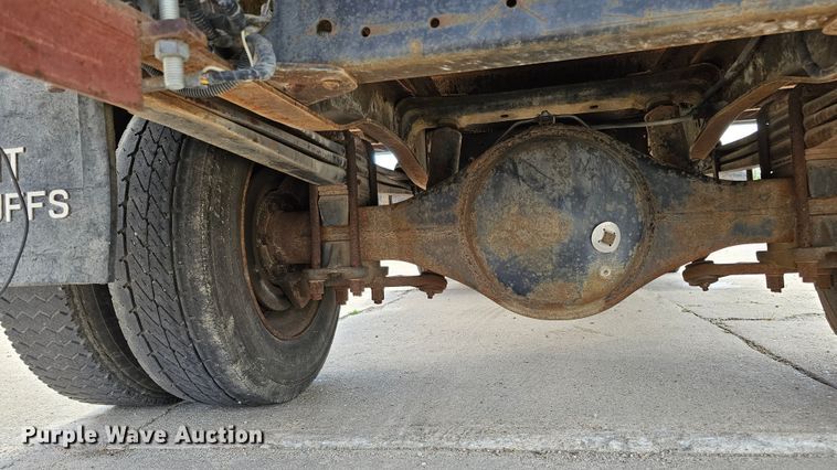 image for item DQ0213 1994 GMC TopKick LoPro  flatbed truck