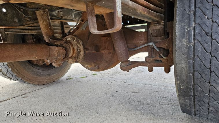 image for item DQ0213 1994 GMC TopKick LoPro  flatbed truck