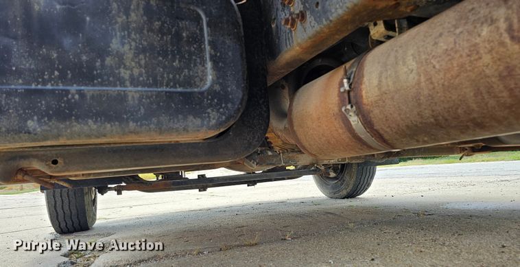 image for item DQ0213 1994 GMC TopKick LoPro  flatbed truck