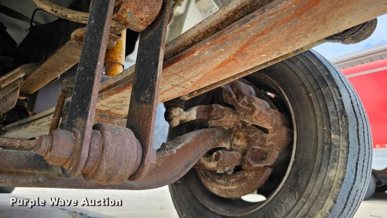 image for item DQ0213 1994 GMC TopKick LoPro  flatbed truck