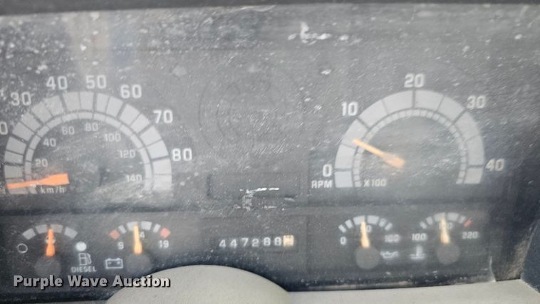 image for item DQ0213 1994 GMC TopKick LoPro  flatbed truck