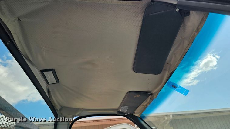 image for item DQ0213 1994 GMC TopKick LoPro  flatbed truck