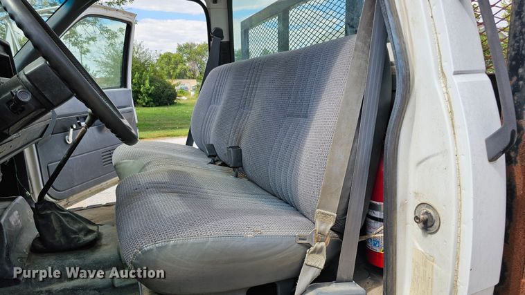 image for item DQ0213 1994 GMC TopKick LoPro  flatbed truck