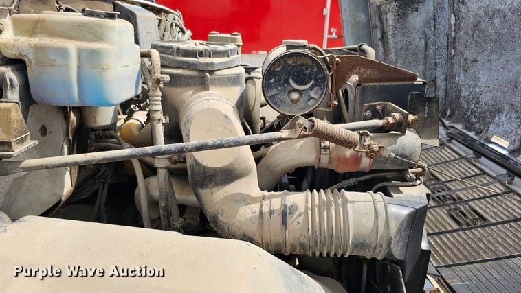 image for item DQ0213 1994 GMC TopKick LoPro  flatbed truck