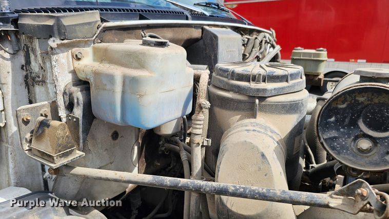 image for item DQ0213 1994 GMC TopKick LoPro  flatbed truck