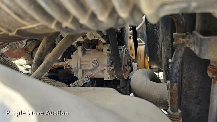 image for item DQ0213 1994 GMC TopKick LoPro  flatbed truck