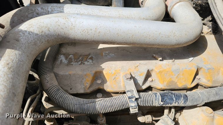 image for item DQ0213 1994 GMC TopKick LoPro  flatbed truck