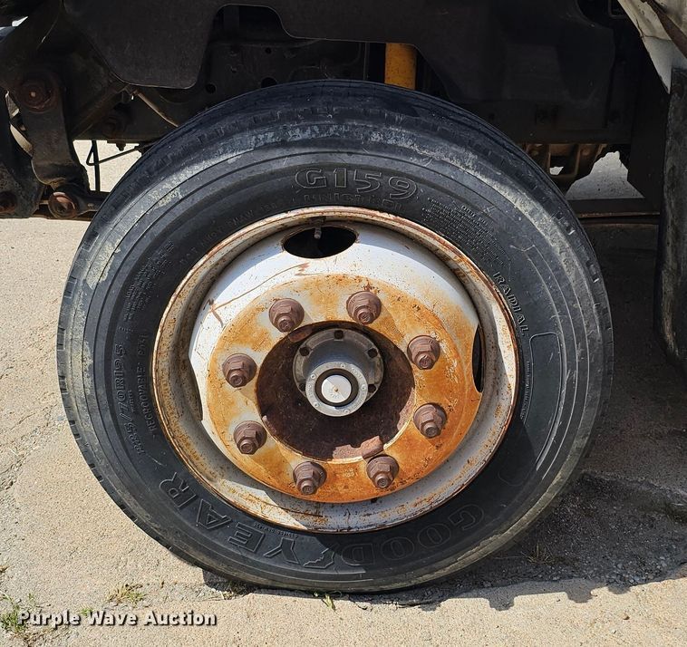 image for item DQ0213 1994 GMC TopKick LoPro  flatbed truck