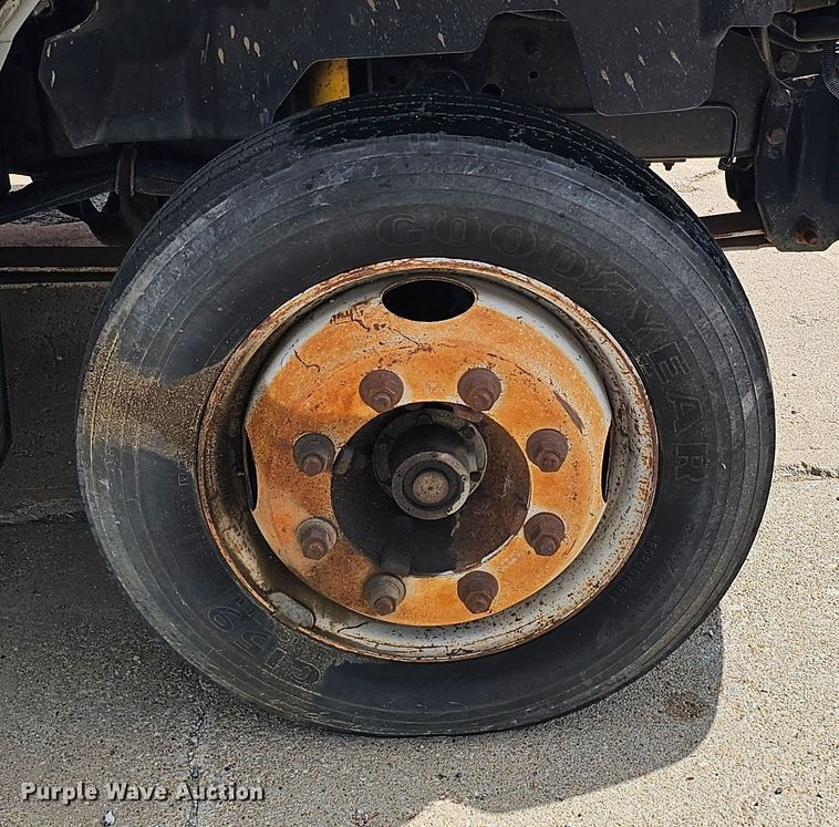 image for item DQ0213 1994 GMC TopKick LoPro  flatbed truck