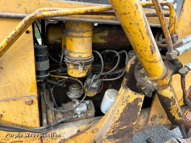 image for item DQ0949 1965 Case 310G  dozer