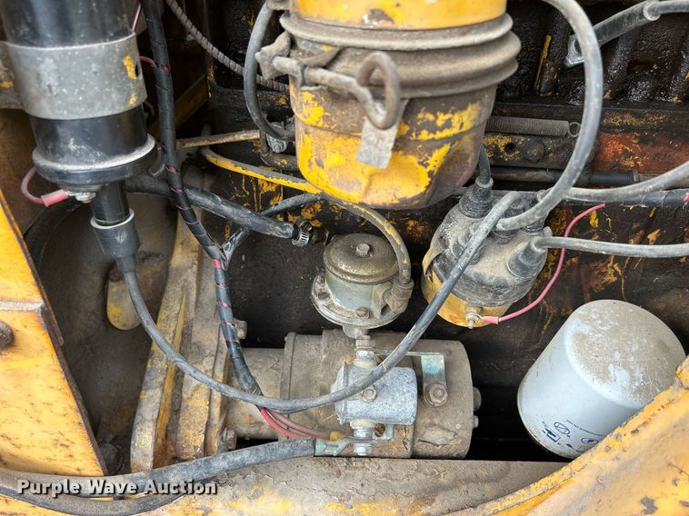 image for item DQ0949 1965 Case 310G  dozer