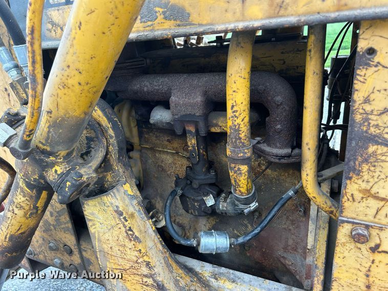 image for item DQ0949 1965 Case 310G  dozer