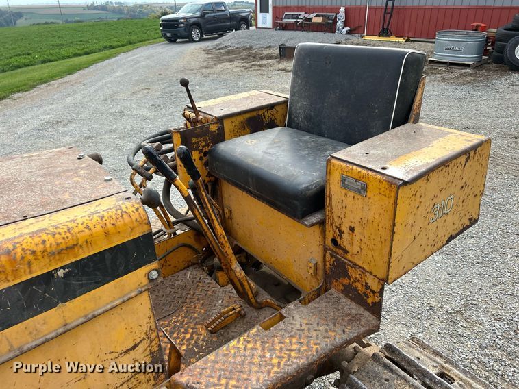 image for item DQ0949 1965 Case 310G  dozer