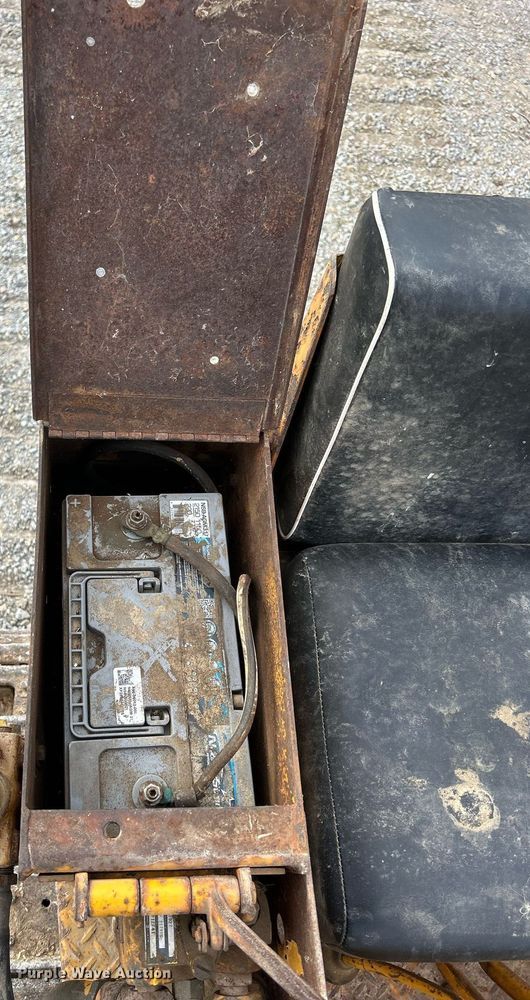 image for item DQ0949 1965 Case 310G  dozer