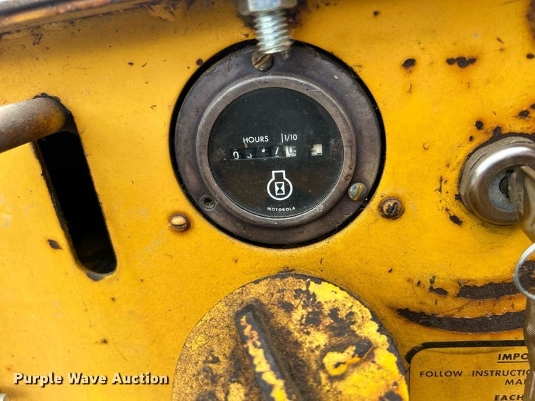 image for item DQ0949 1965 Case 310G  dozer