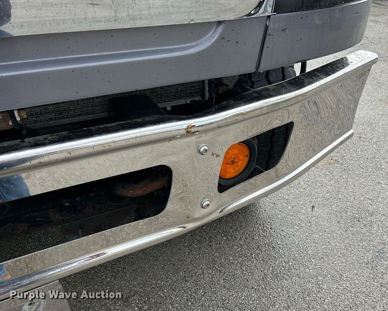 image for item DQ0951 2016 International 7600  vacuum truck