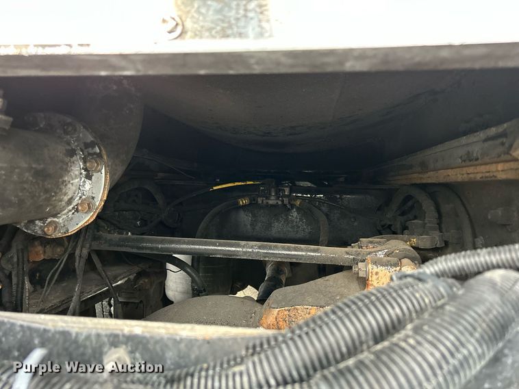 image for item DQ0951 2016 International 7600  vacuum truck