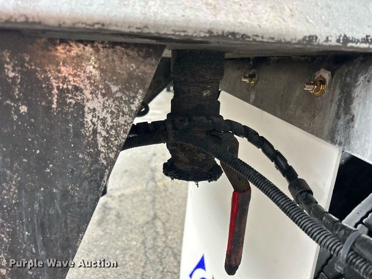 image for item DQ0951 2016 International 7600  vacuum truck