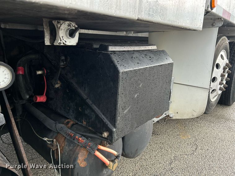 image for item DQ0951 2016 International 7600  vacuum truck