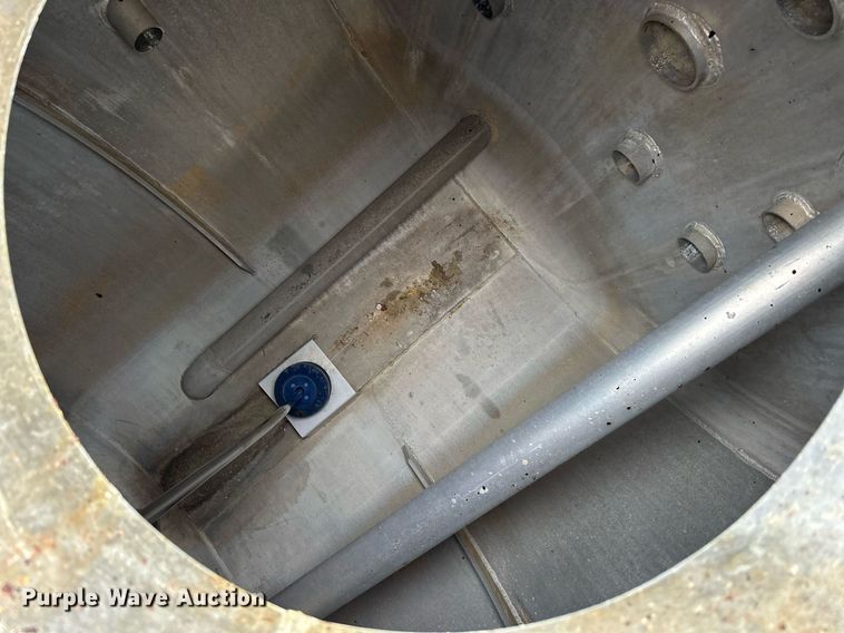 image for item DQ0951 2016 International 7600  vacuum truck