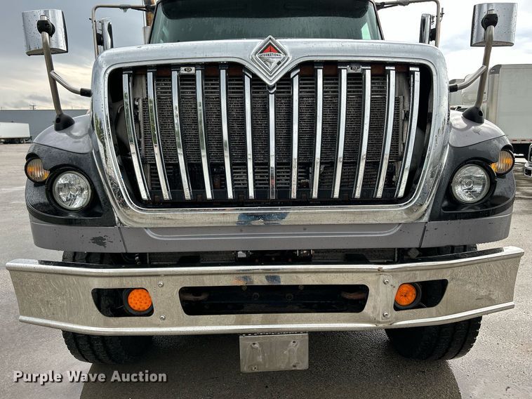 image for item DQ0951 2016 International 7600  vacuum truck
